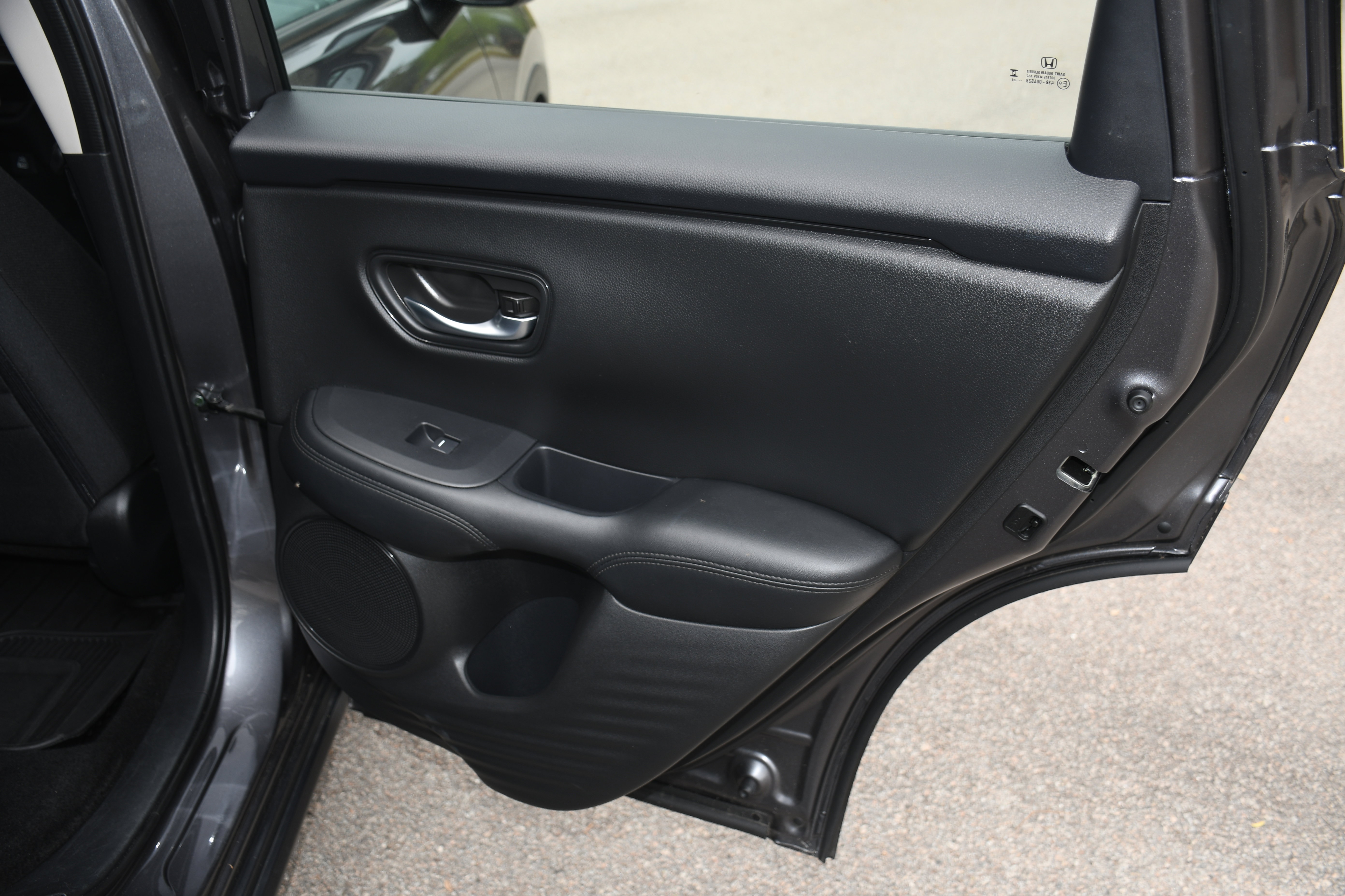 Used 2025 Honda HR-V LX image 18