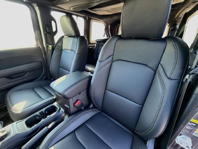 New 2026 Jeep Wrangler Unlimited Sahara AWD/4WD image 13