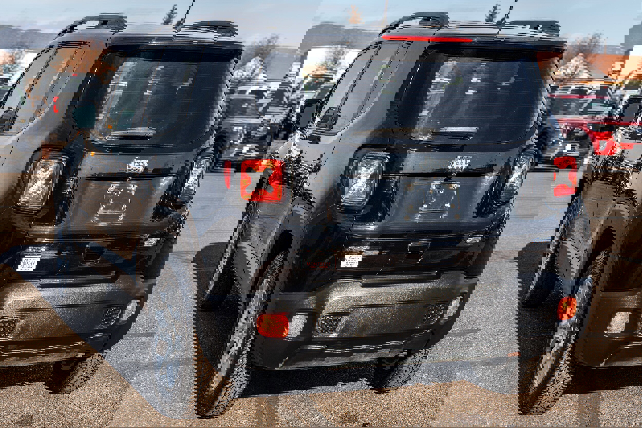 Used 2018 Jeep Renegade Latitude w/ Cold Weather Group image 6