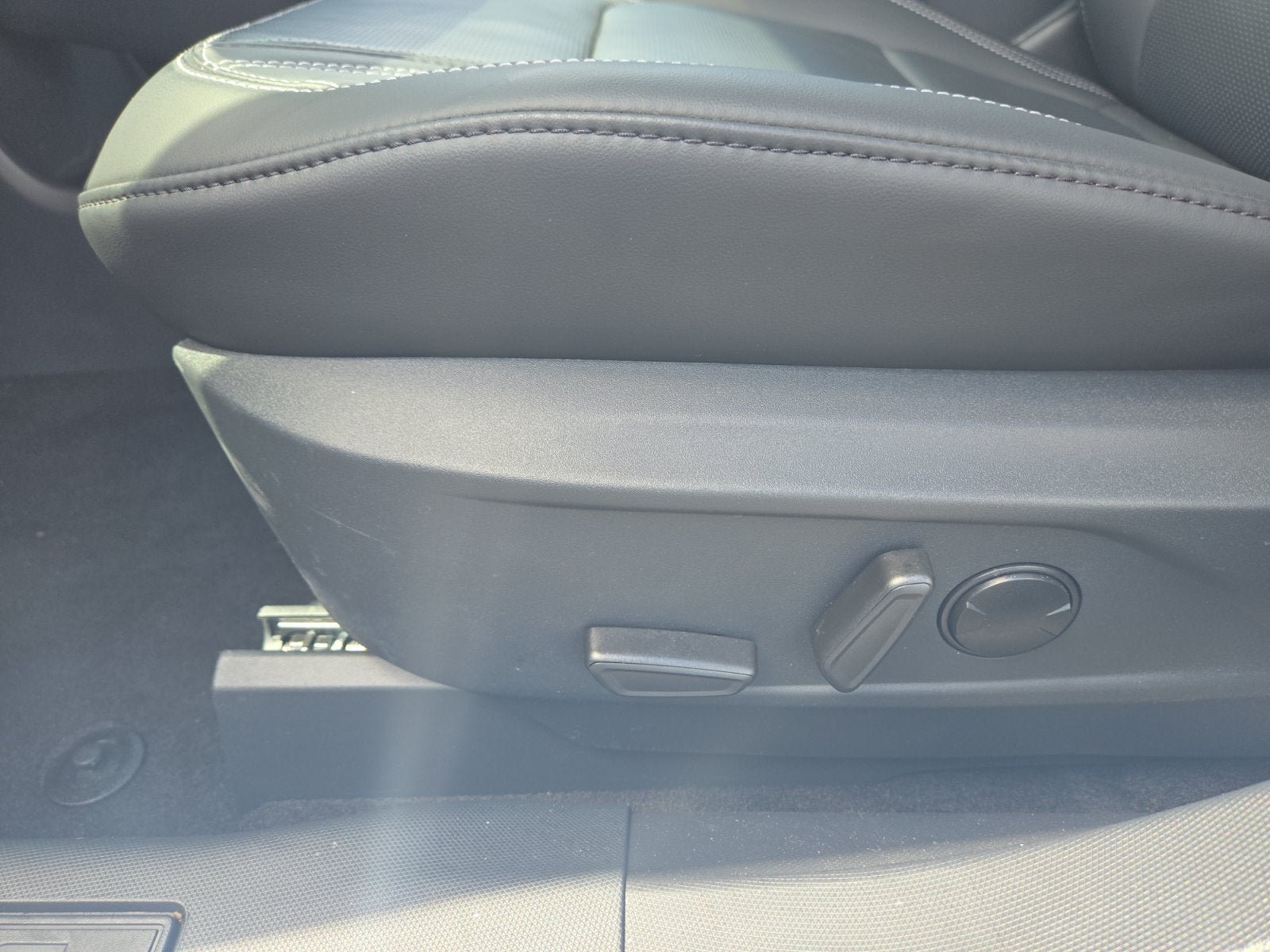 Certified 2025 Ford Mustang Mach-E Premium AWD/4WD image 12