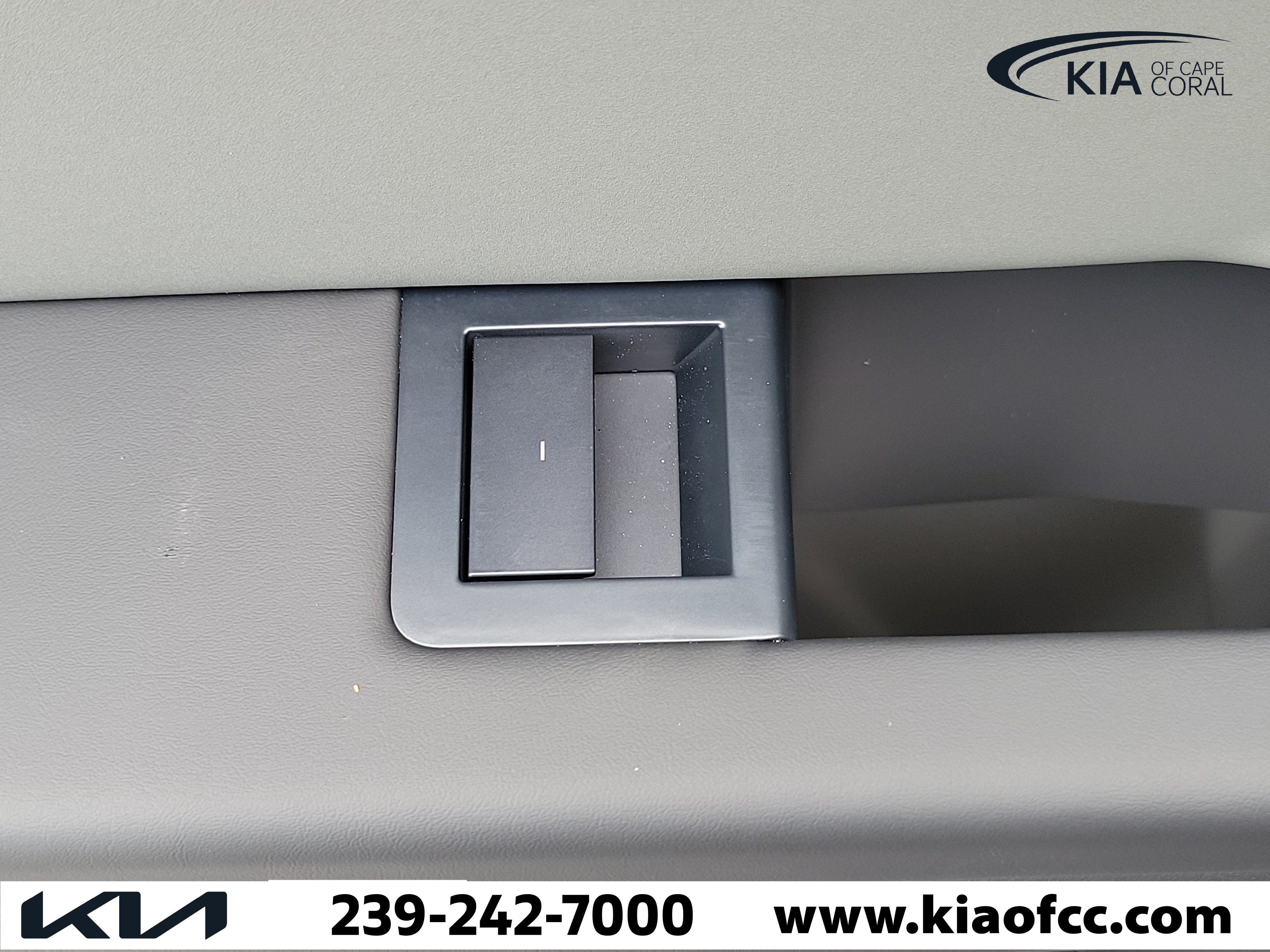 Used 2026 Tesla Cybertruck AWD Crew Cab image 14