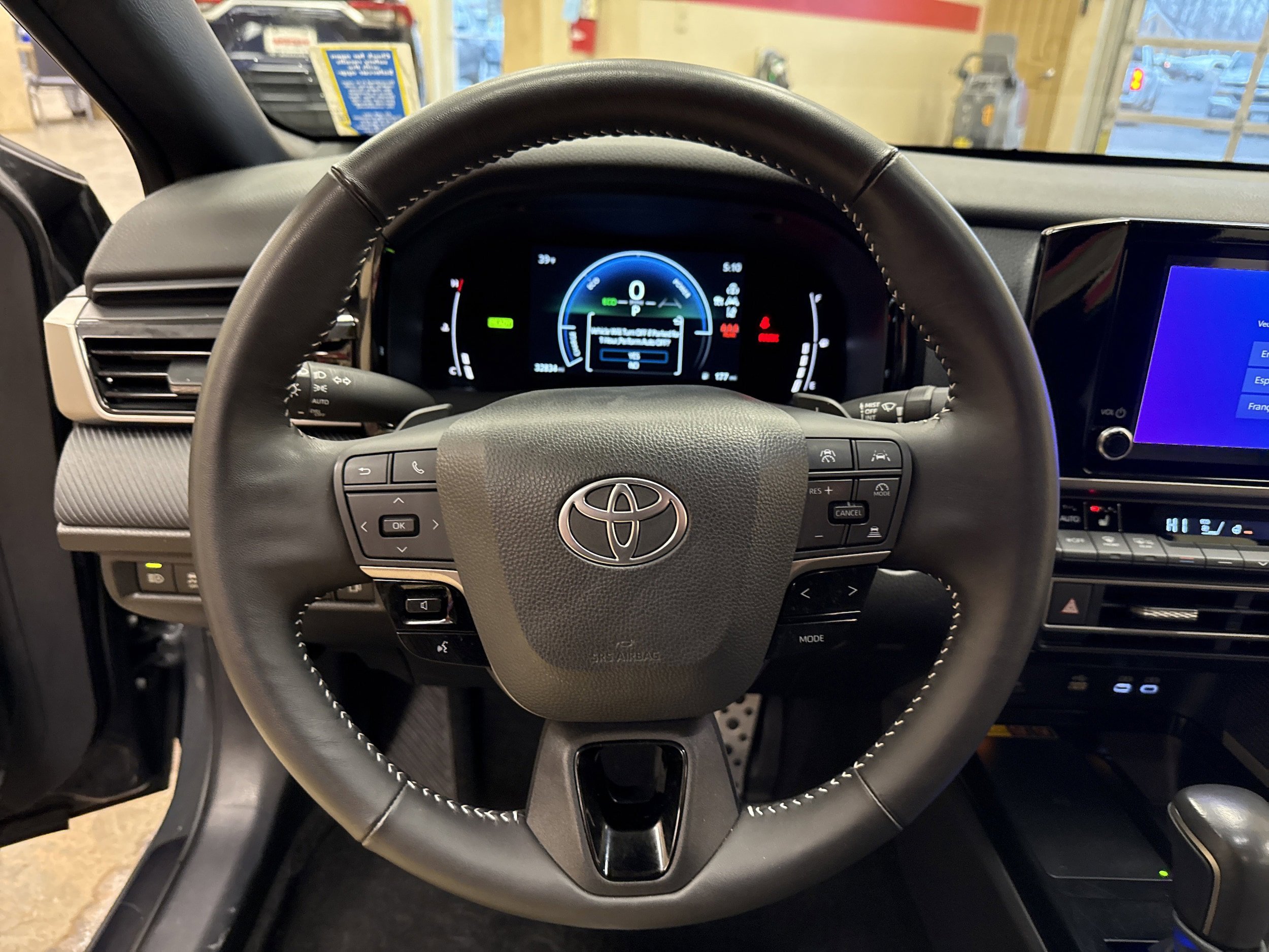 Used 2025 Toyota Camry SE w/ Convenience Package AWD/4WD image 11
