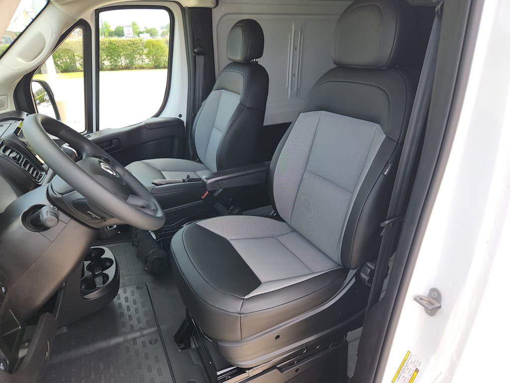Used 2026 RAM ProMaster 2500 w/ Convenience Group FWD image 12