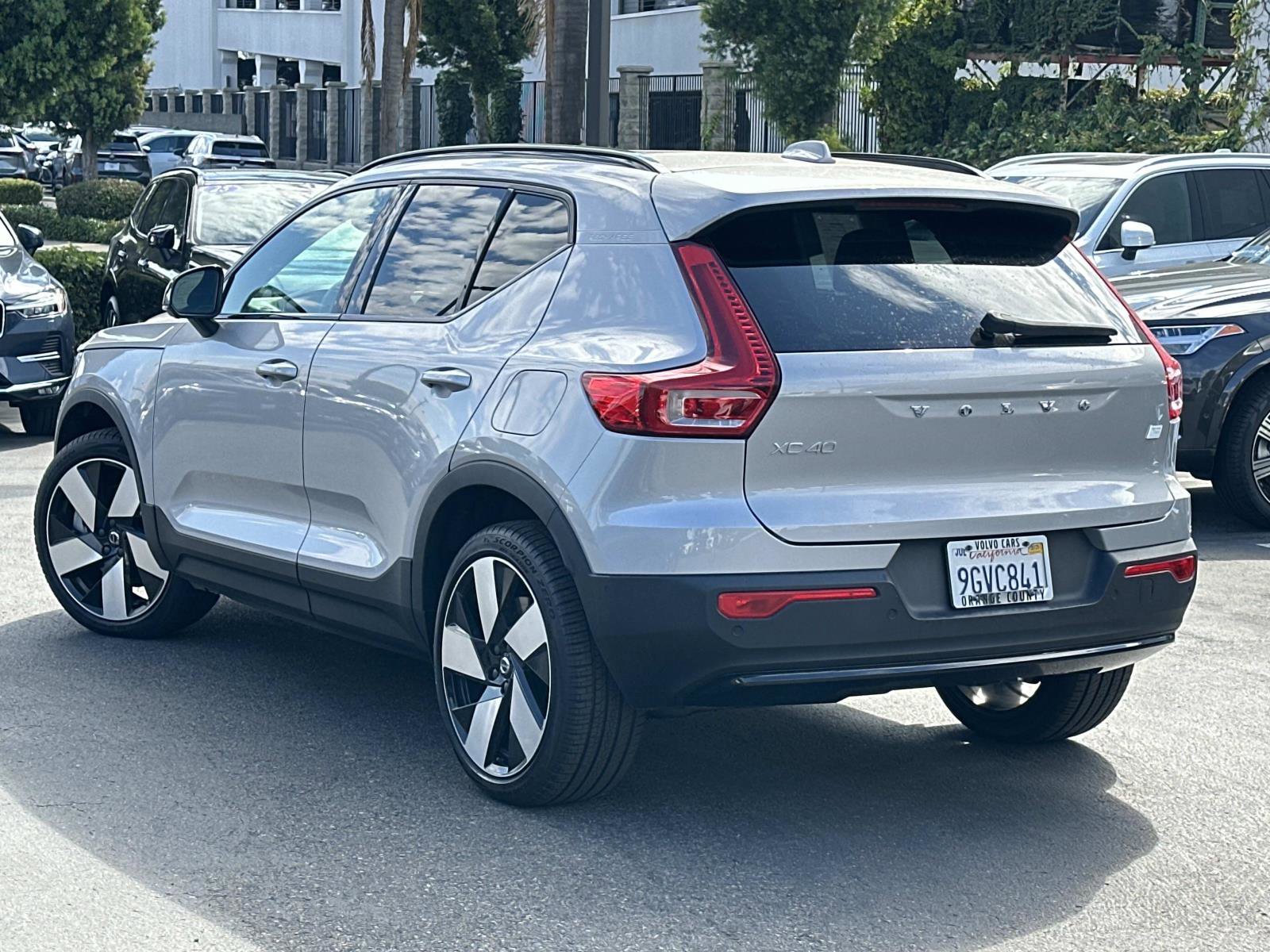 Certified 2023 Volvo XC40 Recharge Plus image 6