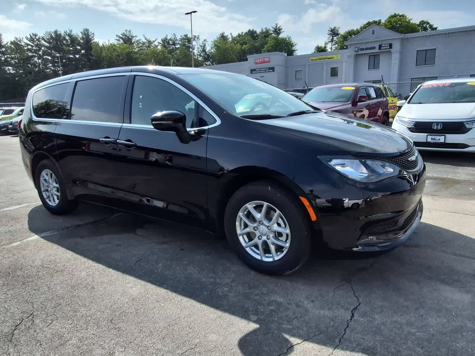 New 2027 Chrysler Pacifica LX FWD image 8