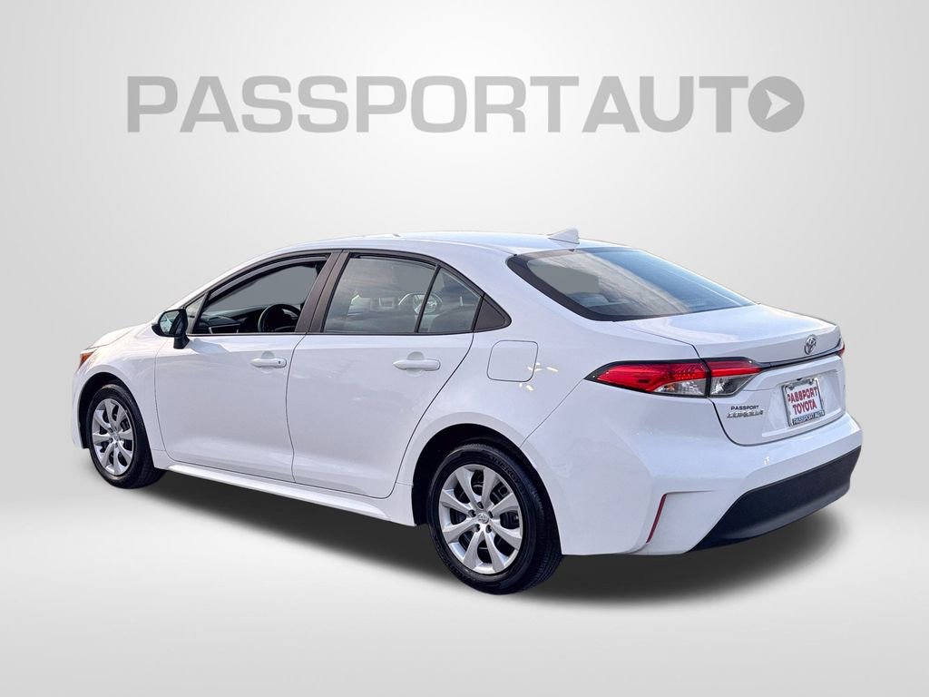 Used 2024 Toyota Corolla LE image 3