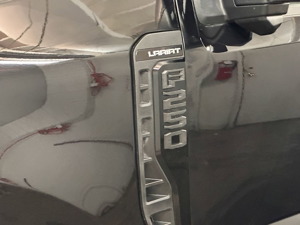 Used 2024 Ford F250 Lariat w/ Black Appearance Package AWD/4WD image 19