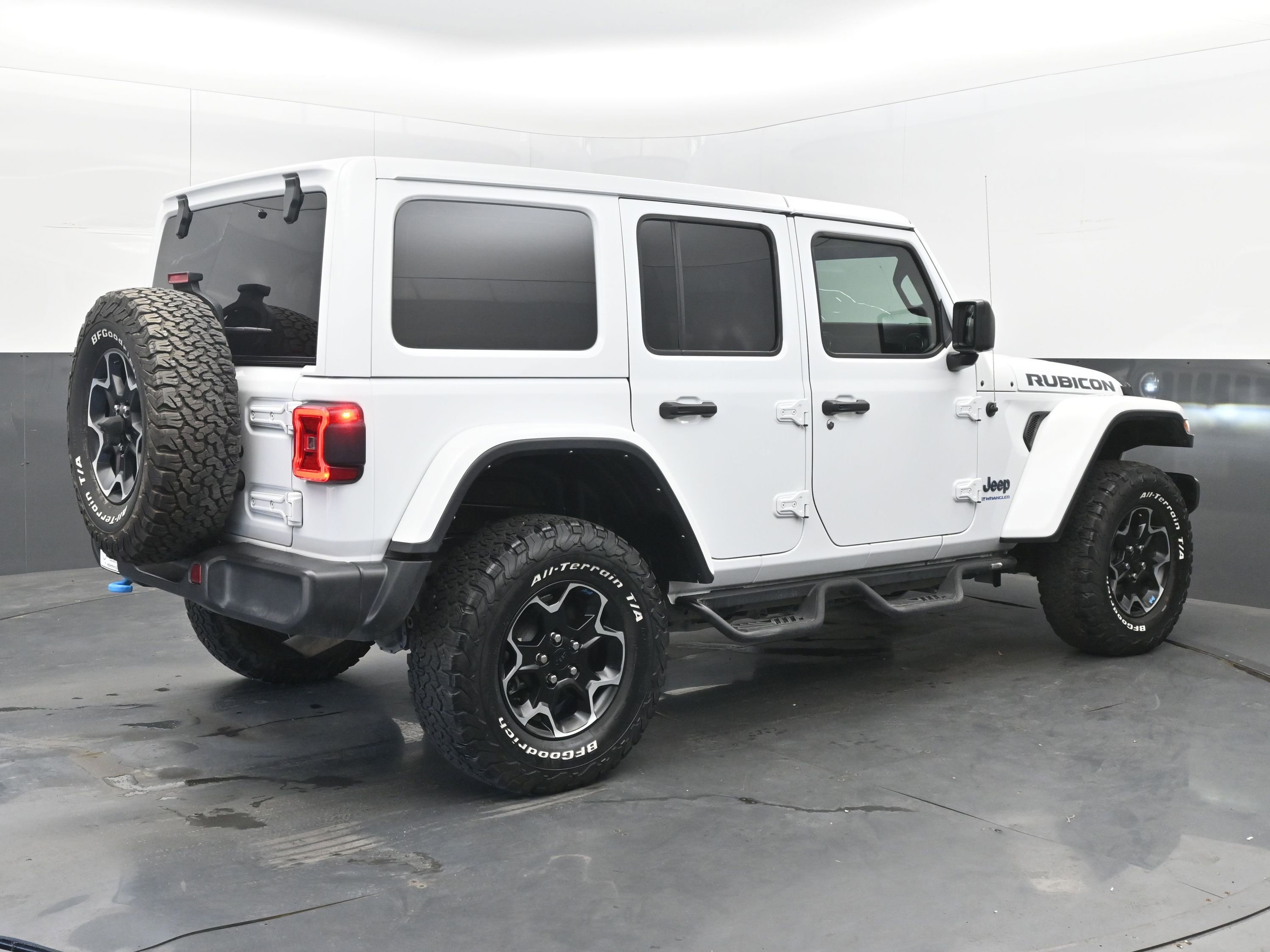 Used 2023 Jeep Wrangler Unlimited Rubicon 4xe w/ Cold Weather Group image 9