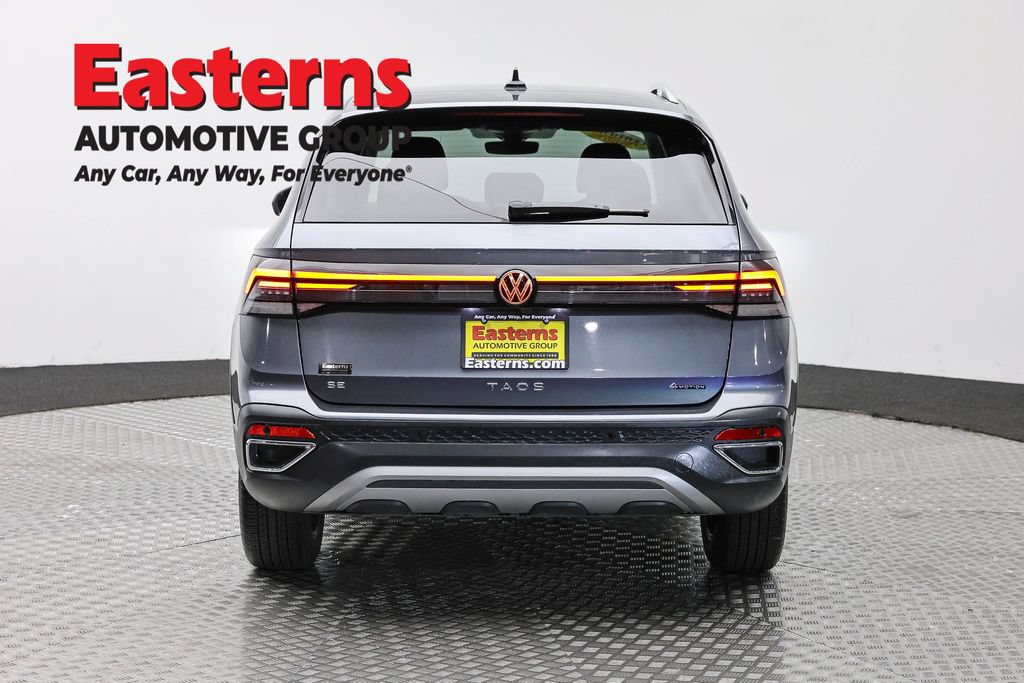 Used 2025 Volkswagen Taos SE AWD/4WD image 7