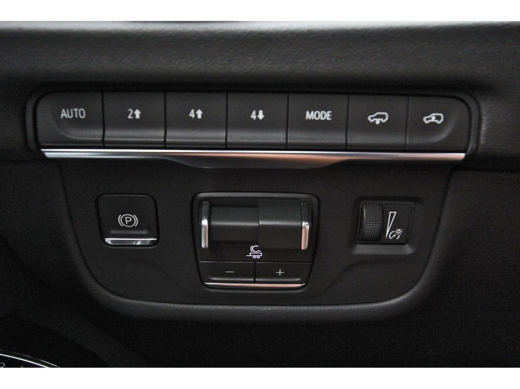New 2026 Cadillac Escalade Luxury w/ LPO, Radiant Package AWD/4WD image 15