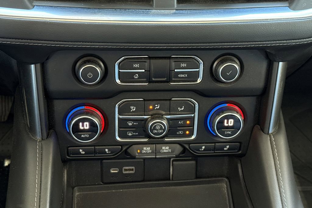 Used 2022 Chevrolet Suburban Z71 w/ Off-Road Capability Package image 31