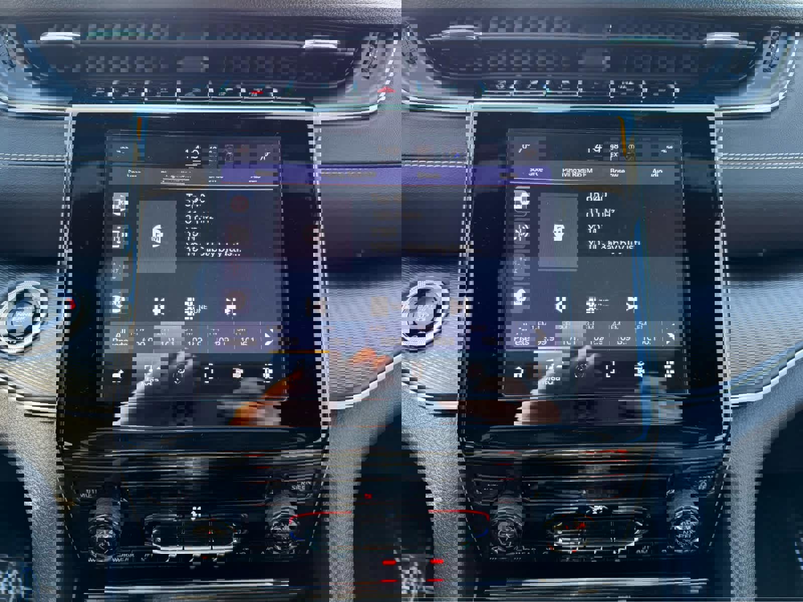 Used 2025 Jeep Grand Cherokee L Laredo image 18