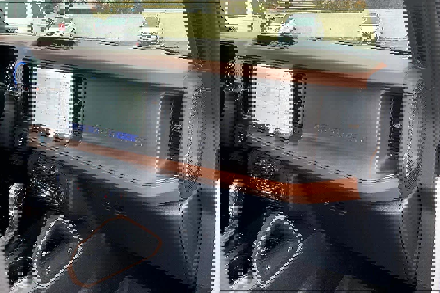 Used 2024 Ford Bronco Outer Banks image 18