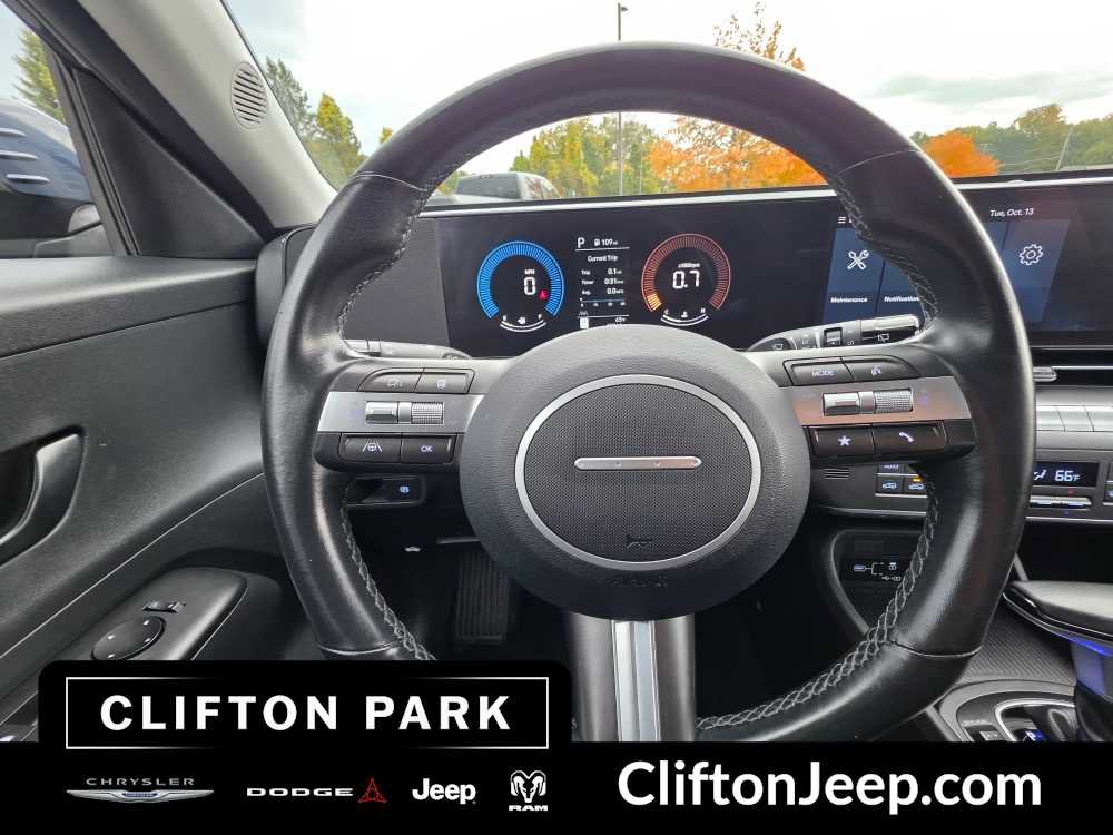 Used 2025 Hyundai Kona SEL FWD image 22
