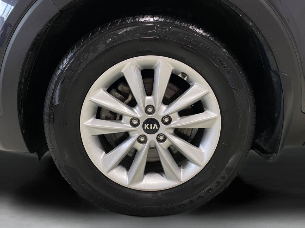 Used 2019 Kia Sorento FWD w/ LX Convenience Package image 27
