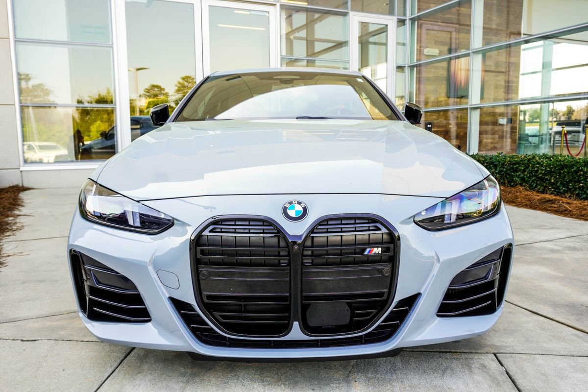 Used 2025 BMW M440i Coupe w/ Premium Package image 7