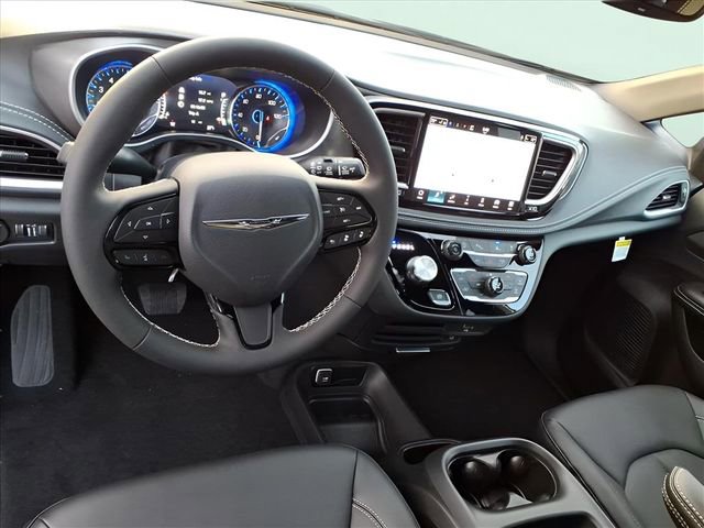 New 2026 Chrysler Pacifica Select image 14
