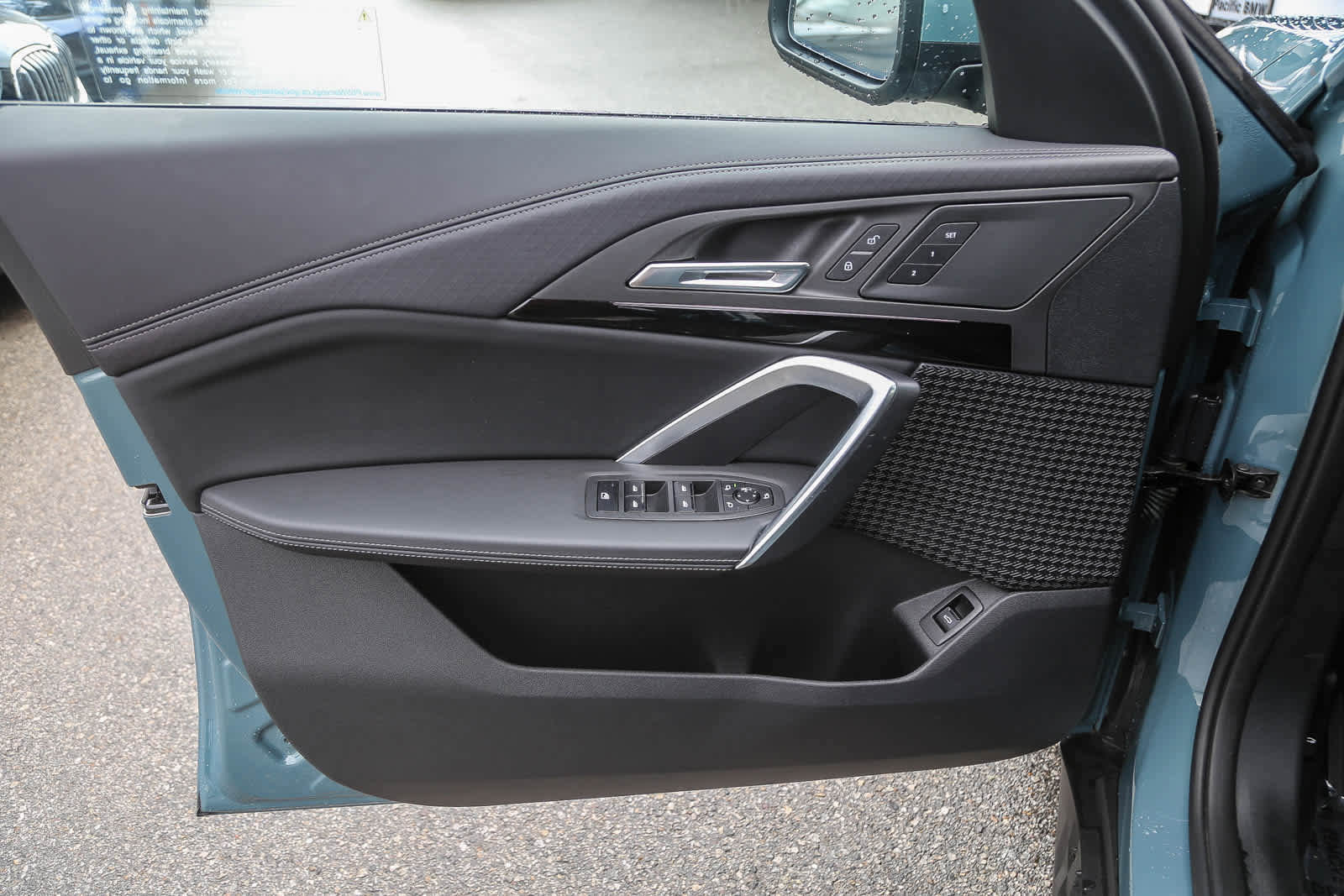 Used 2025 BMW X2 xDrive28i w/ Convenience Package image 16