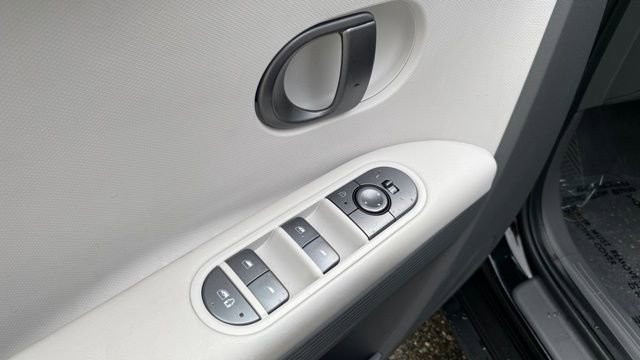 Used 2025 Hyundai Ioniq 5 SE image 15