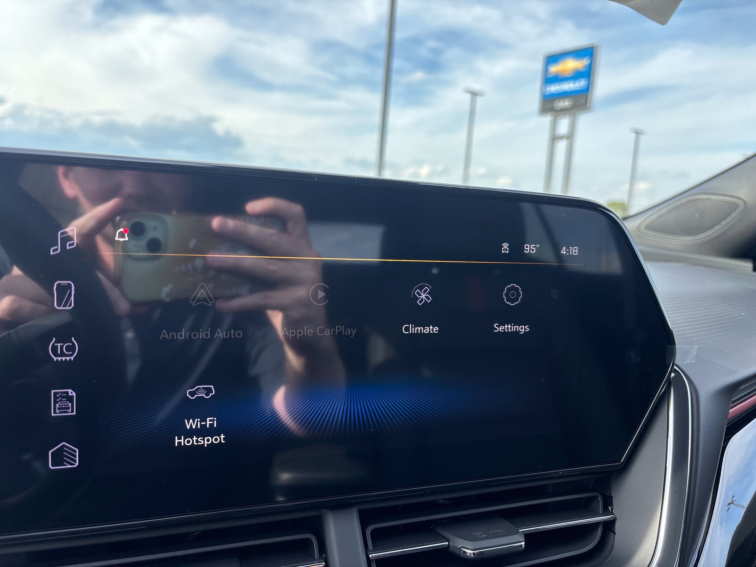 New 2026 Chevrolet Trax RS w/ Sunroof Package FWD image 18