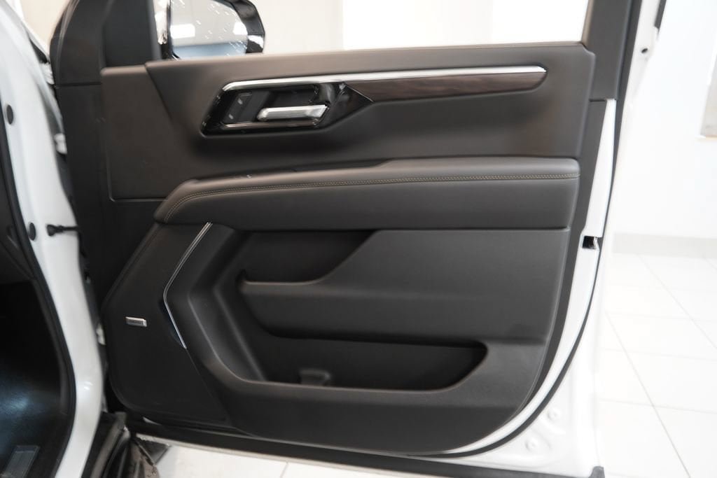 New 2025 Chevrolet Tahoe Premier w/ Sun And Tow Package AWD/4WD image 39