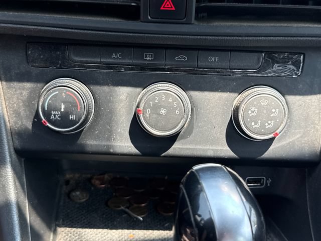 Used 2019 Volkswagen Jetta SE FWD image 18