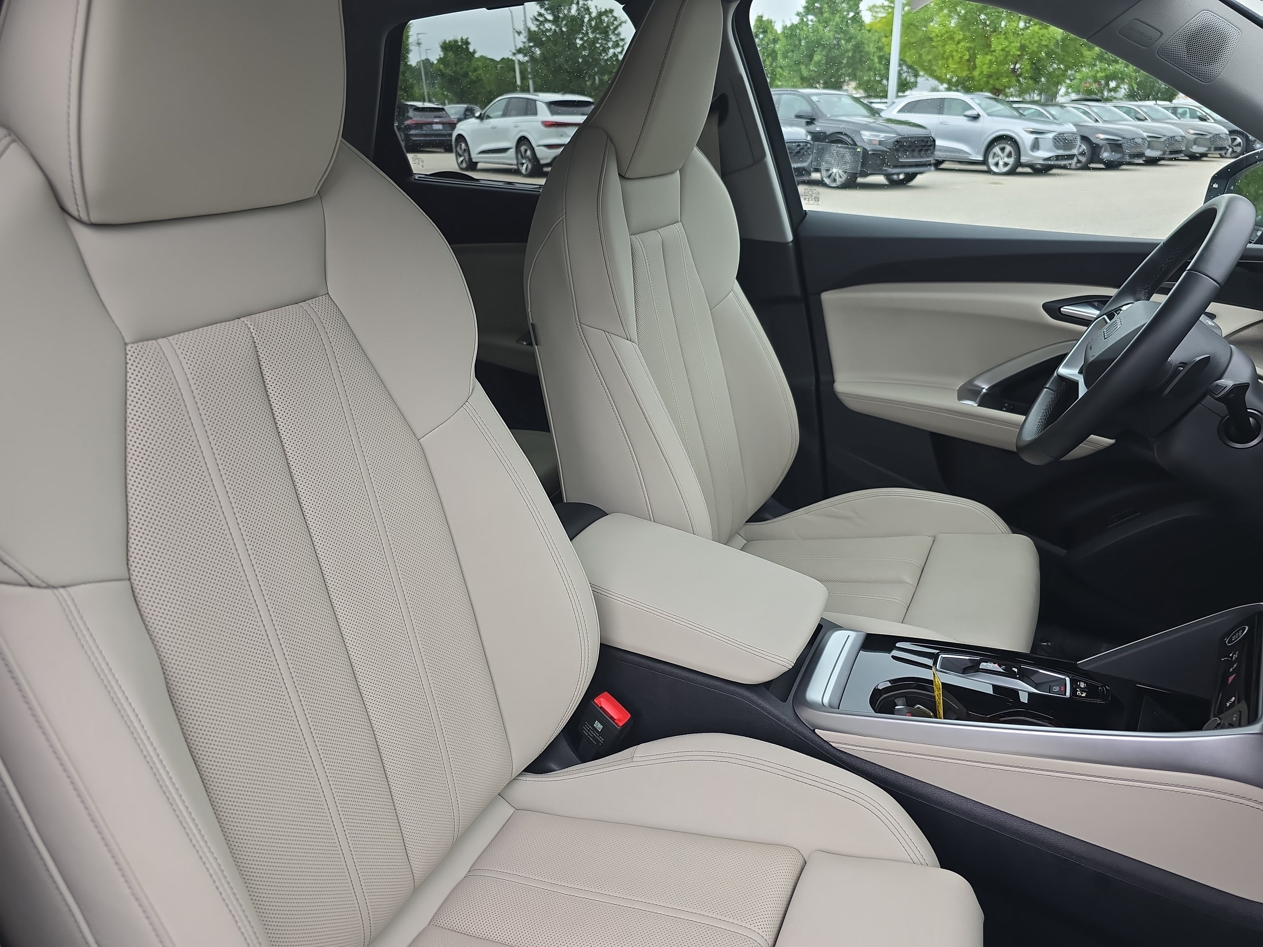 Used 2025 Audi Q5 Premium Plus w/ Premium Plus AWD/4WD image 10