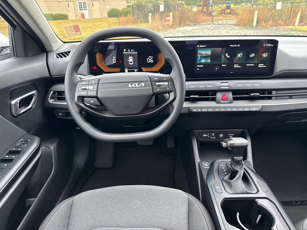 New 2025 Kia K4 FWD image 23