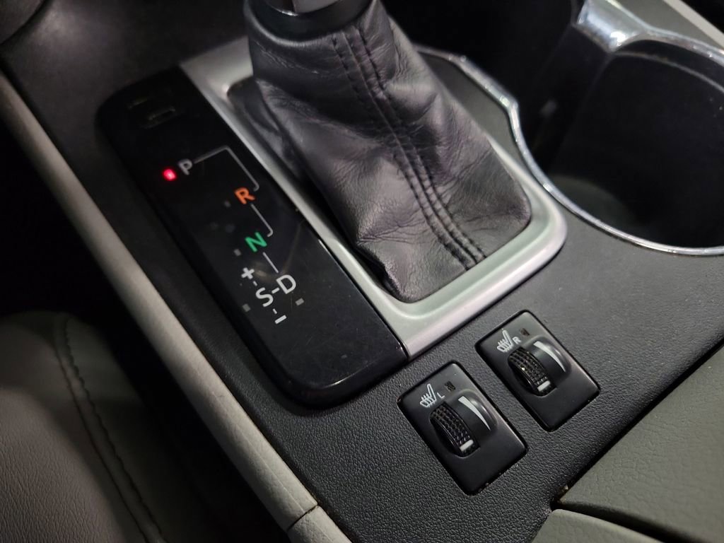 Used 2014 Toyota Highlander XLE AWD/4WD image 16