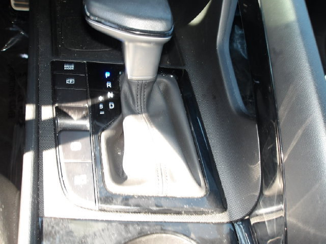 Certified 2025 Hyundai Elantra SEL FWD image 21