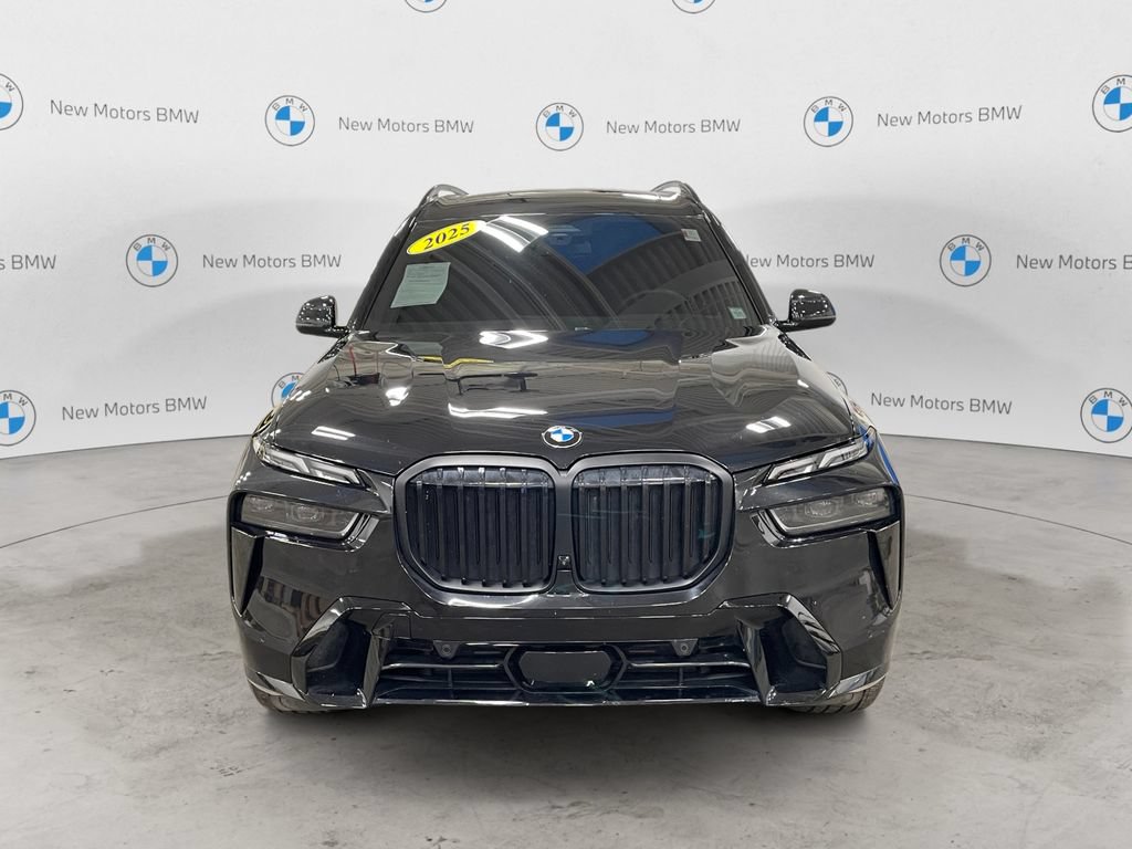 Used 2025 BMW X7 xDrive40i w/ M Sport Package AWD/4WD image 8