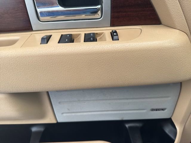 Used 2014 Ford F150 King Ranch w/ King Ranch Luxury Package RWD image 32