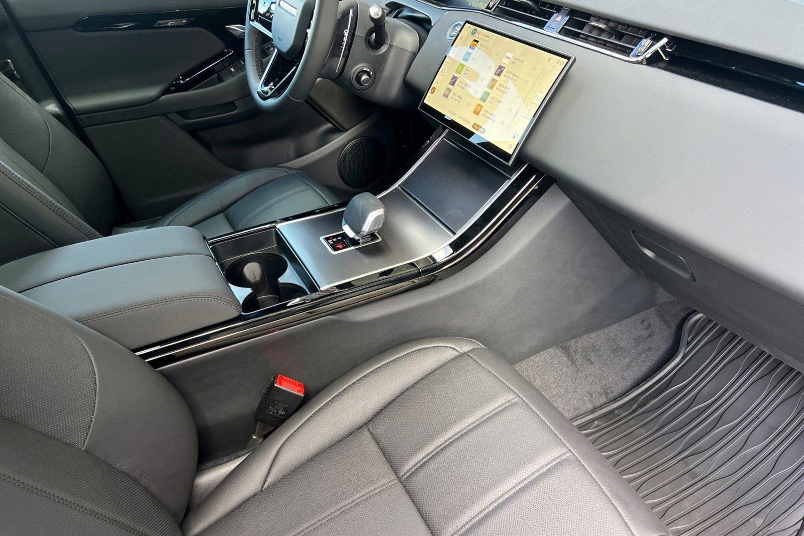 New 2026 Land Rover Range Rover Evoque Dynamic SE AWD/4WD image 21