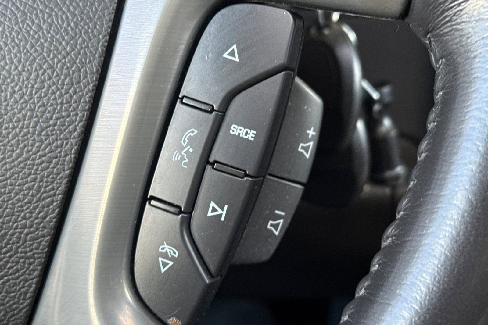 Used 2011 Chevrolet Tahoe LTZ AWD/4WD image 36