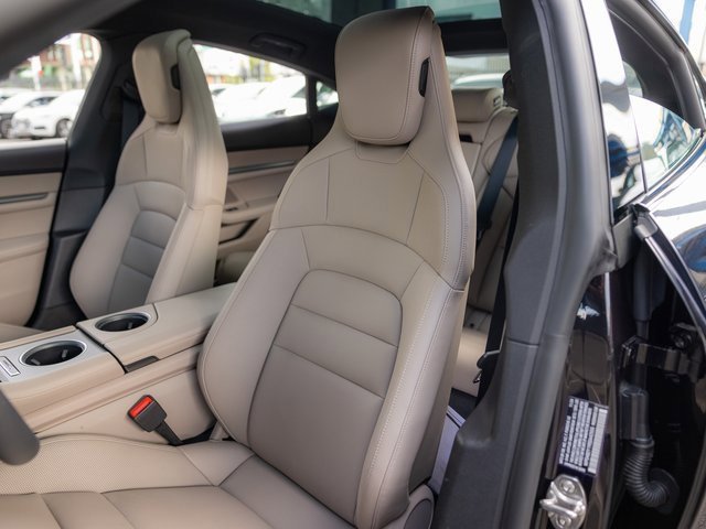 New 2025 Porsche Taycan 4S image 5