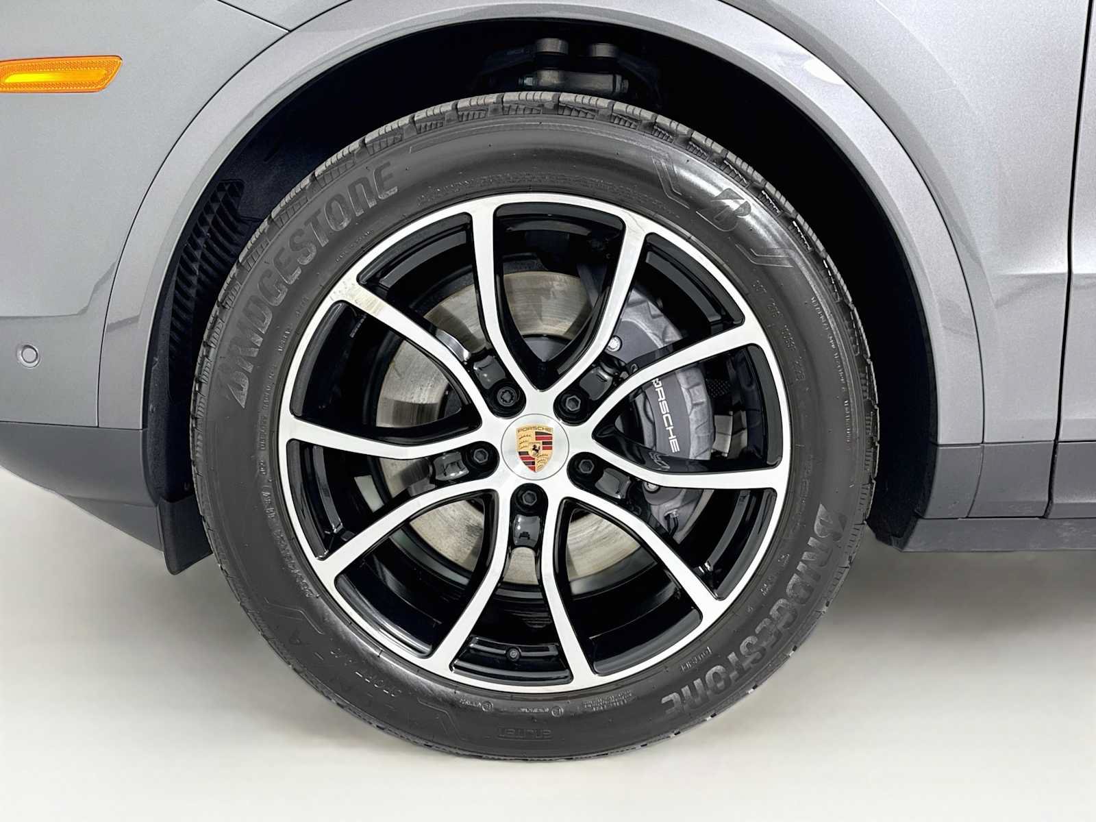 Used 2026 Porsche Cayenne AWD/4WD image 32