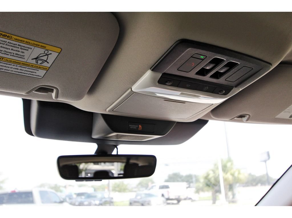 Used 2024 Nissan Pathfinder Platinum FWD image 28