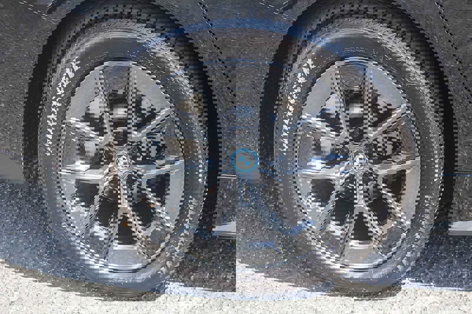 Used 2023 BMW i4 eDrive35 w/ Premium Package image 9