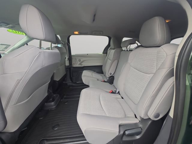 Used 2022 Toyota Sienna LE AWD/4WD image 12
