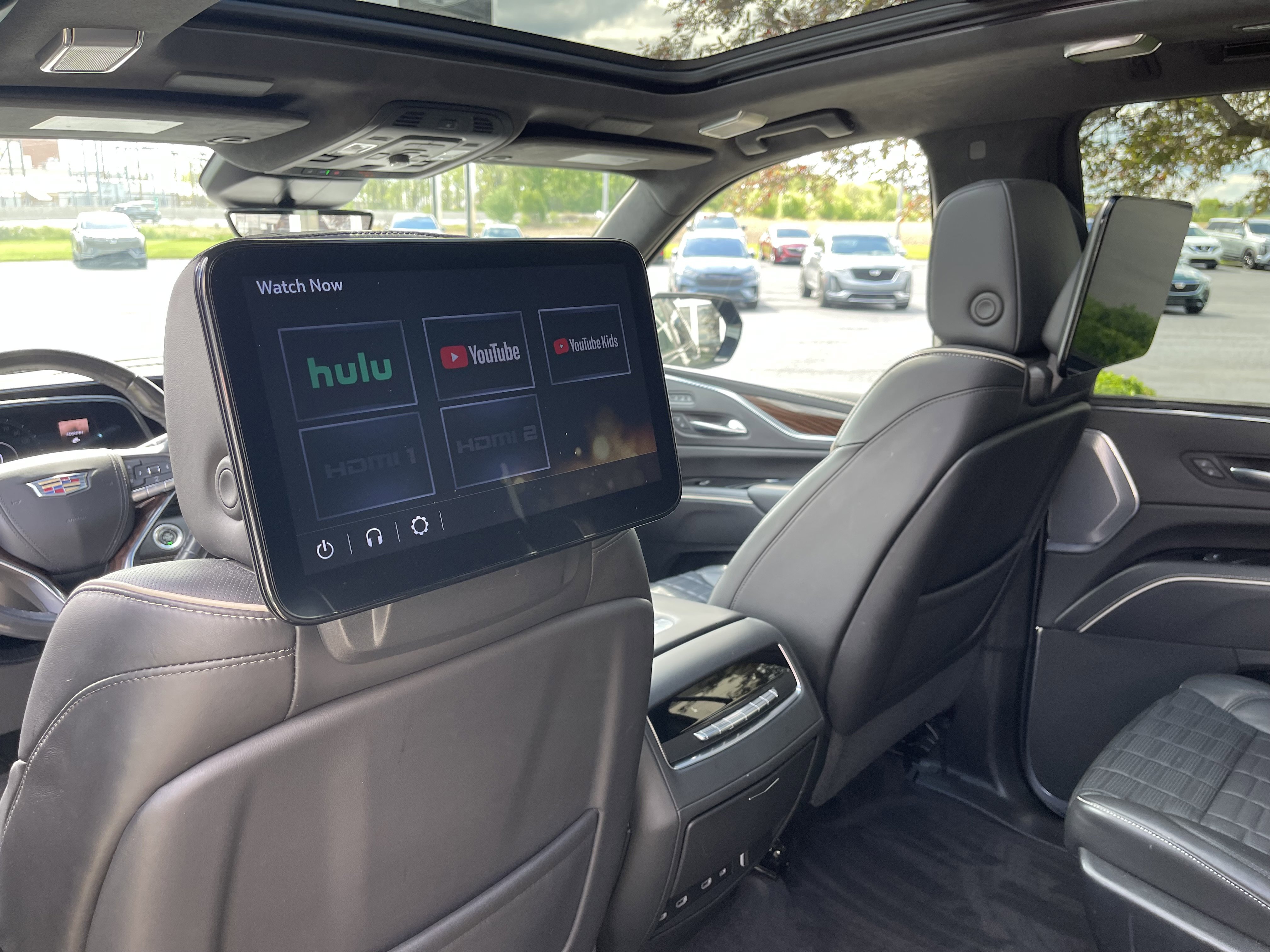 Used 2022 Cadillac Escalade ESV Premium Luxury Platinum AWD/4WD image 11