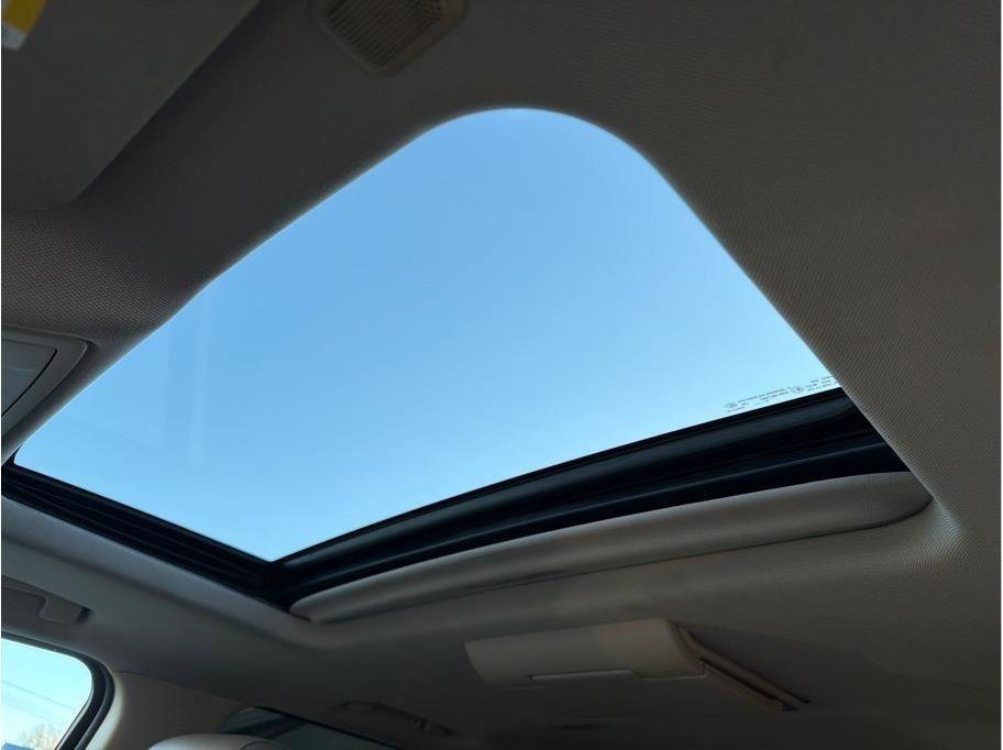 Used 2015 Chevrolet Tahoe LT image 24