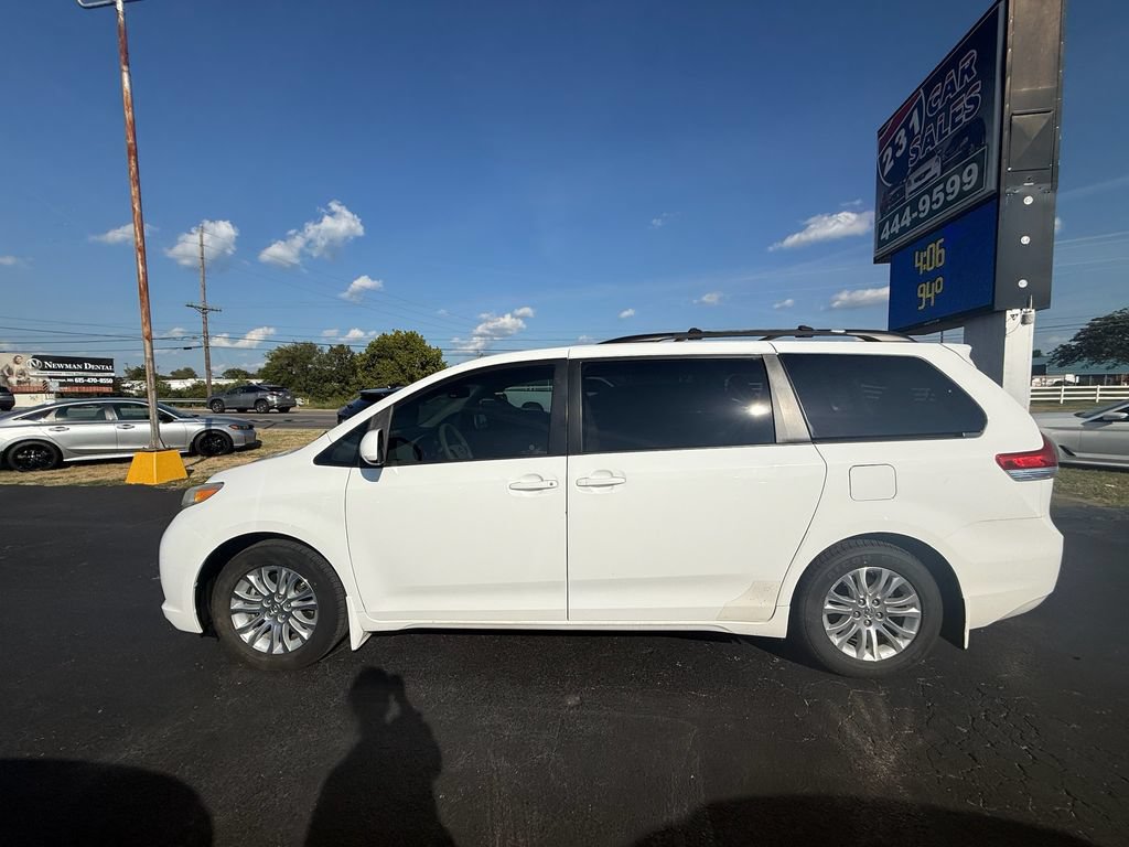 Used 2014 Toyota Sienna XLE FWD image 7