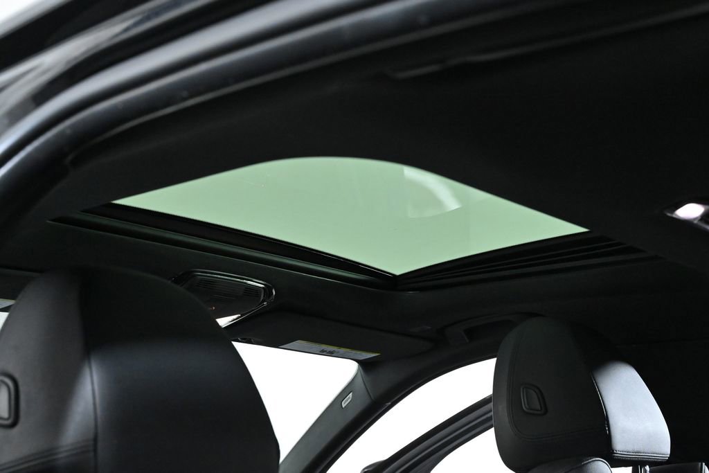 Used 2019 BMW 330i xDrive Sedan w/ Driving Assistance Package image 34