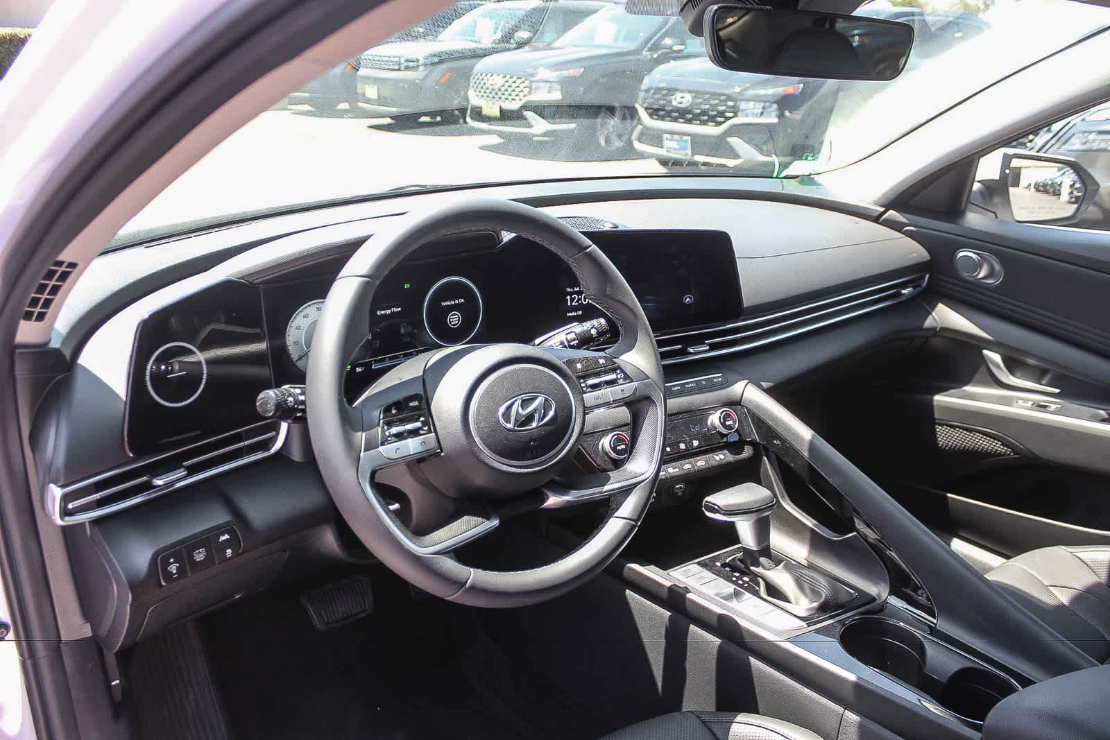 Certified 2023 Hyundai Elantra Limited FWD image 22