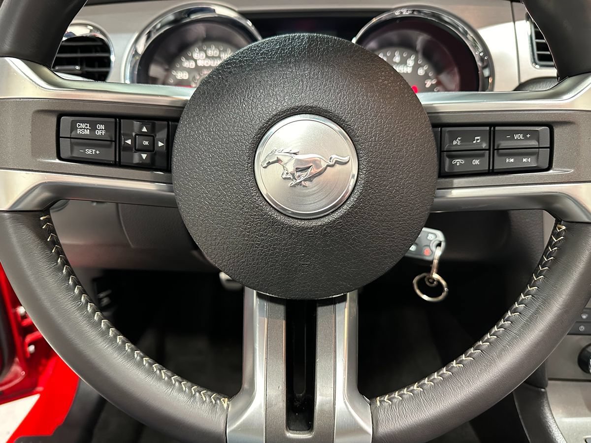 Used 2014 Ford Mustang GT Premium RWD image 37