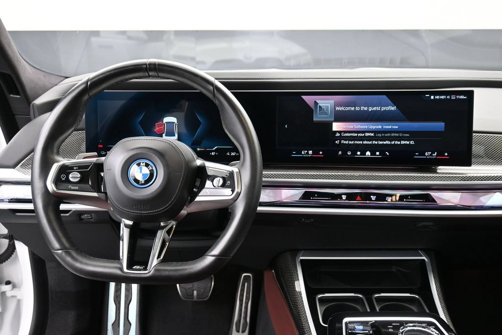 Used 2023 BMW i7 xDrive60 AWD/4WD image 11