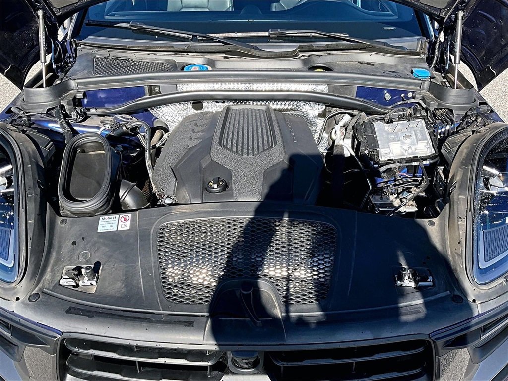 Used 2024 Porsche Macan Turbo image 23