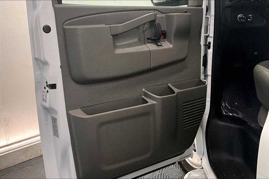 Used 2025 Chevrolet Express 2500 w/ Driver Convenience Package RWD image 22
