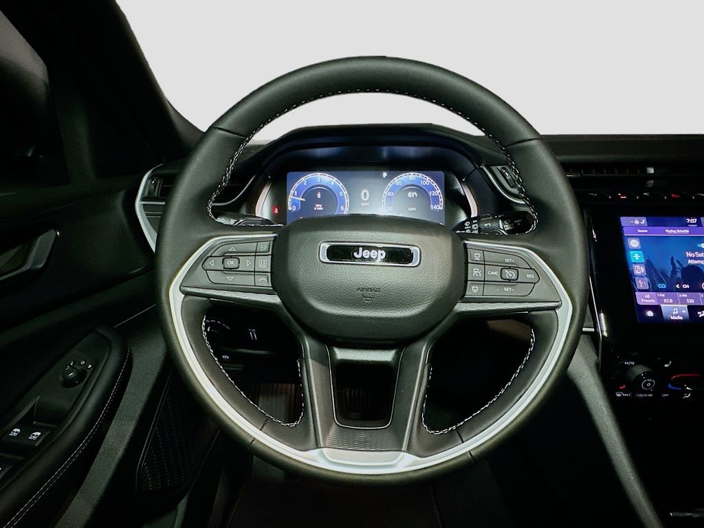 New 2025 Jeep Grand Cherokee Altitude AWD/4WD image 8