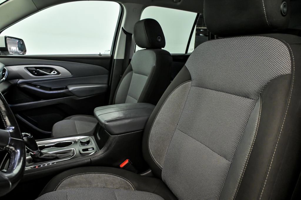 Used 2018 Chevrolet Traverse LT image 13